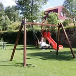 Hébergement de vacances Ganzes Haus In Soeiro Do Chao Mit Privatem Pool Und Blick Ins Gruene By Interhome *