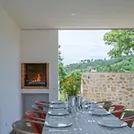 Hébergement de vacances Ganzes Haus In Soeiro Do Chao Mit Privatem Pool Und Blick Ins Gruene By Interhome *